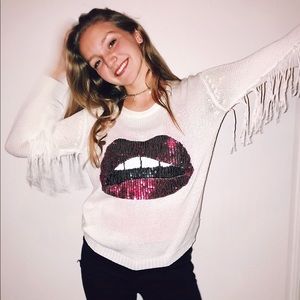 lips sweater